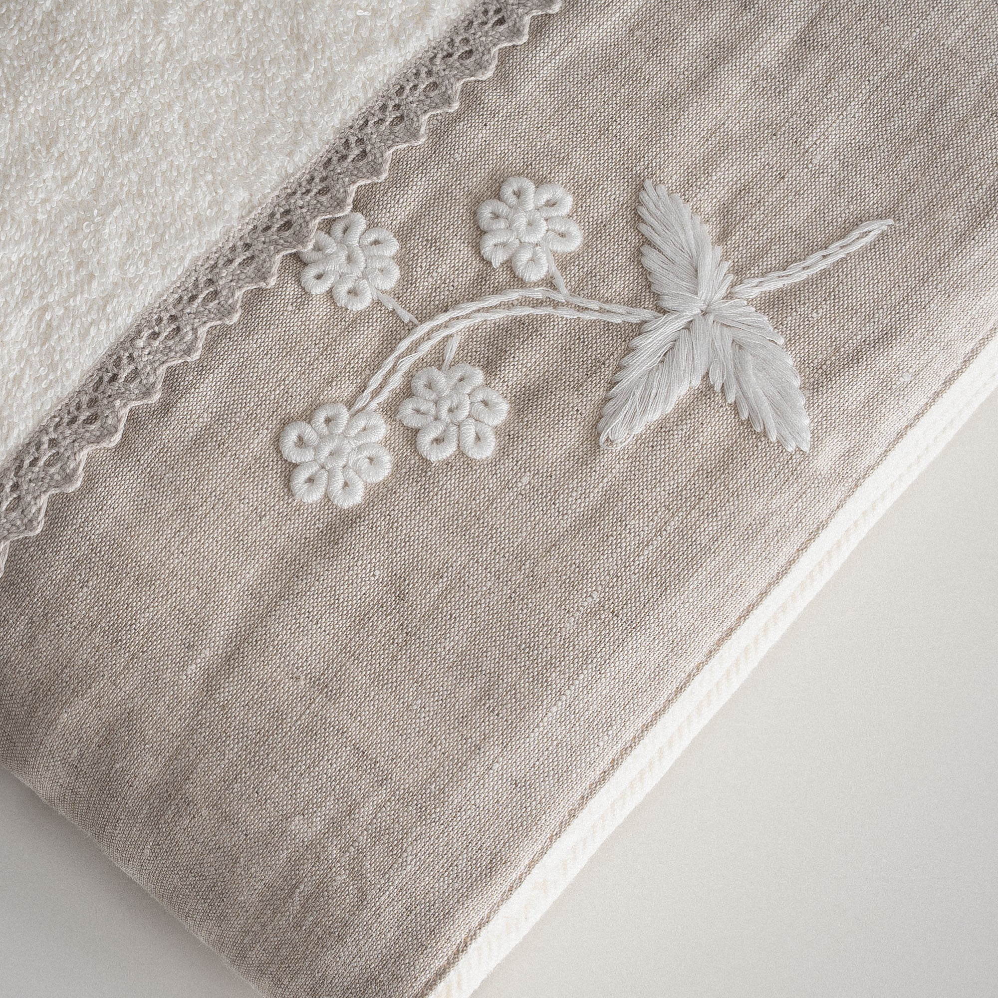 Ayliz Bath Towel 100% Organic Cotton Hand Embroidery Cream 80x150 Cm