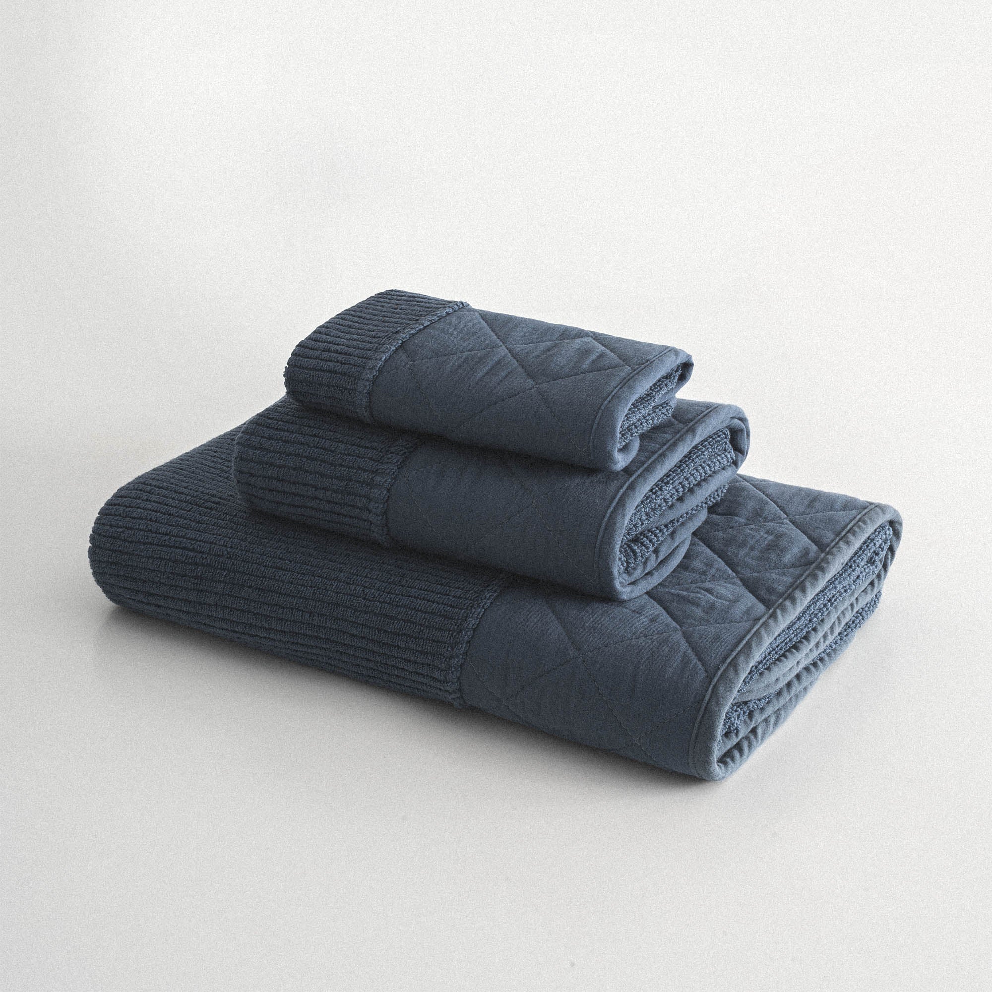 Hüma Cotton Quilted Bath Towel Set Pack of 3 Navy Blue