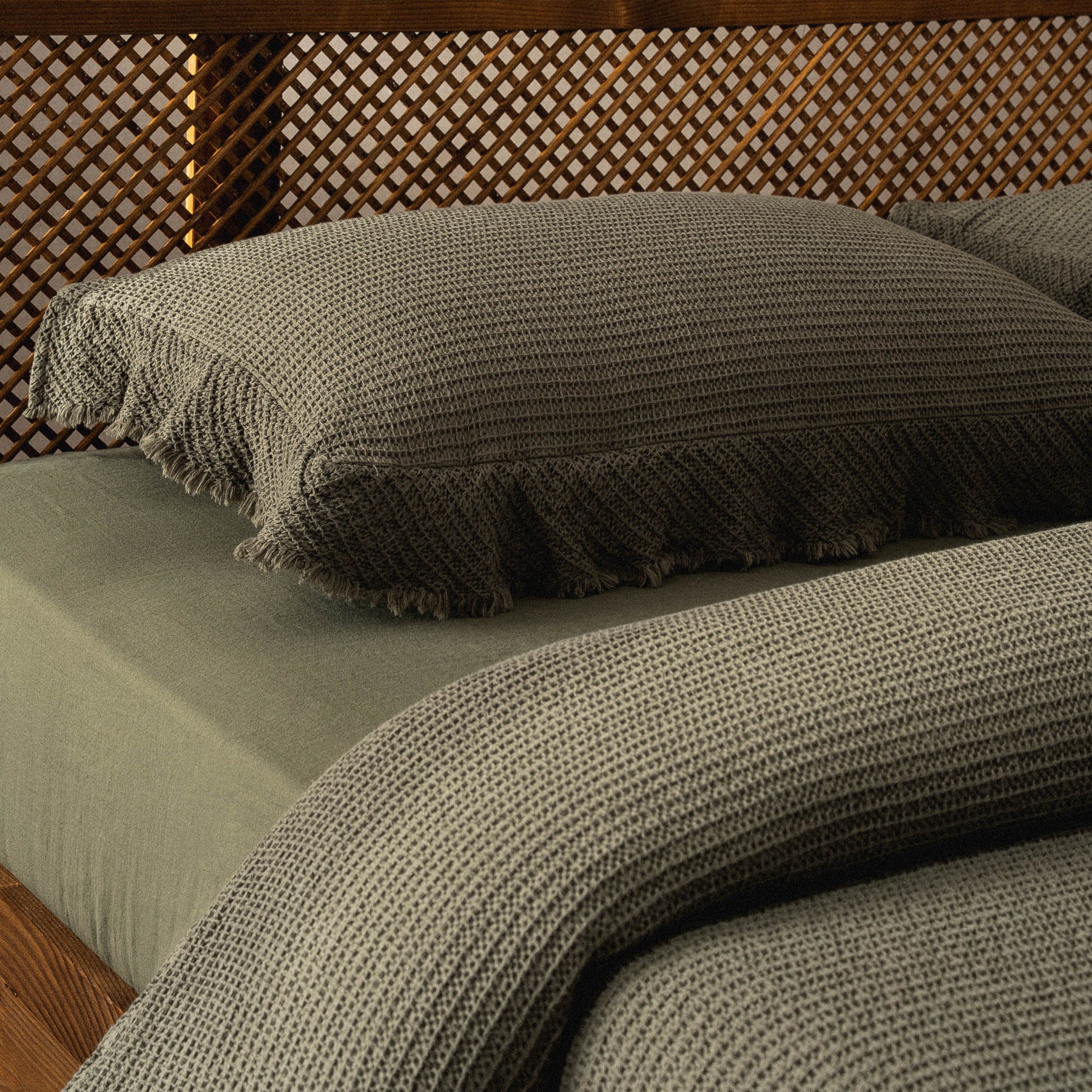 Dina Organic Cotton Pique Double Bedspread Green