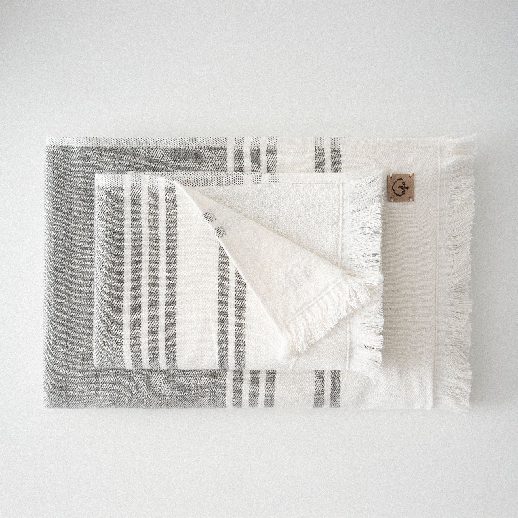 Erva Organic Cotton Linen Bath Towel Set of 3 Anthracite