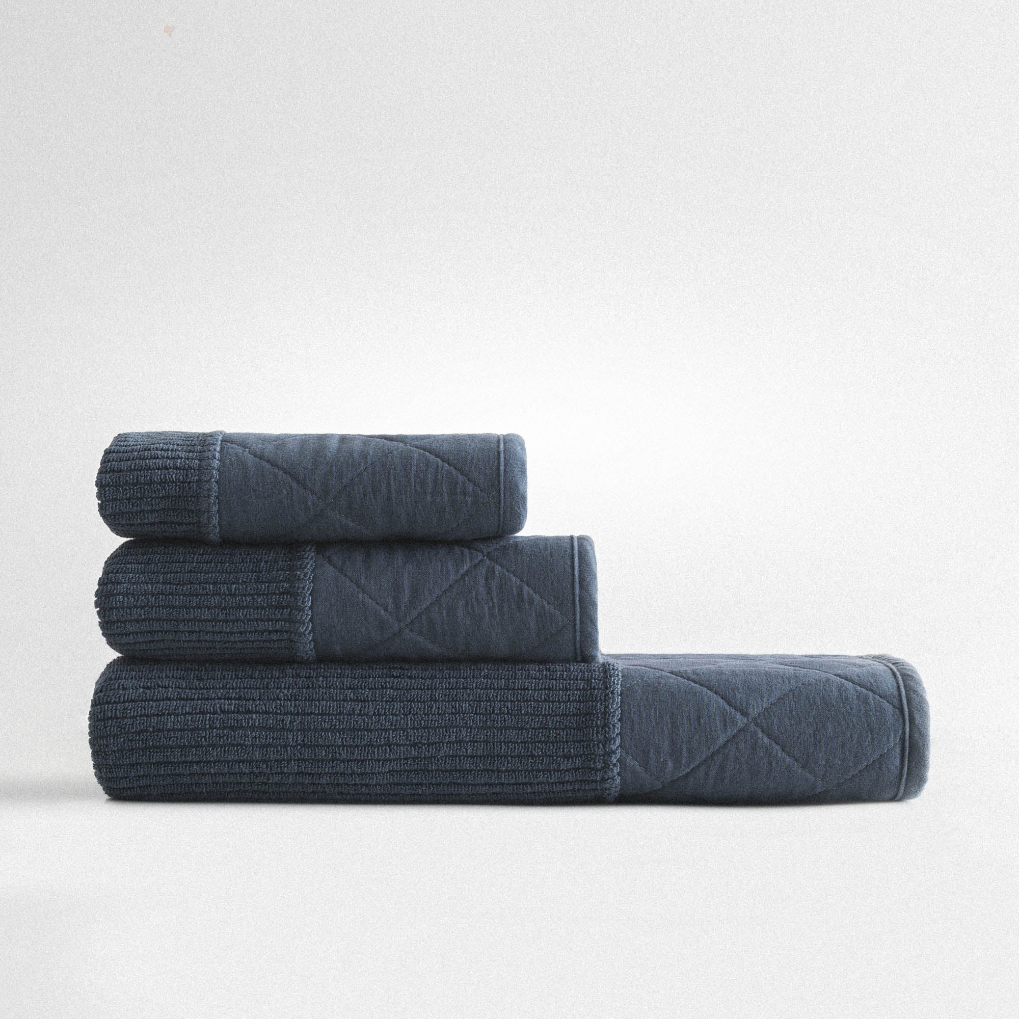 Hüma Cotton Quilted Bath Towel Set Pack of 3 Navy Blue