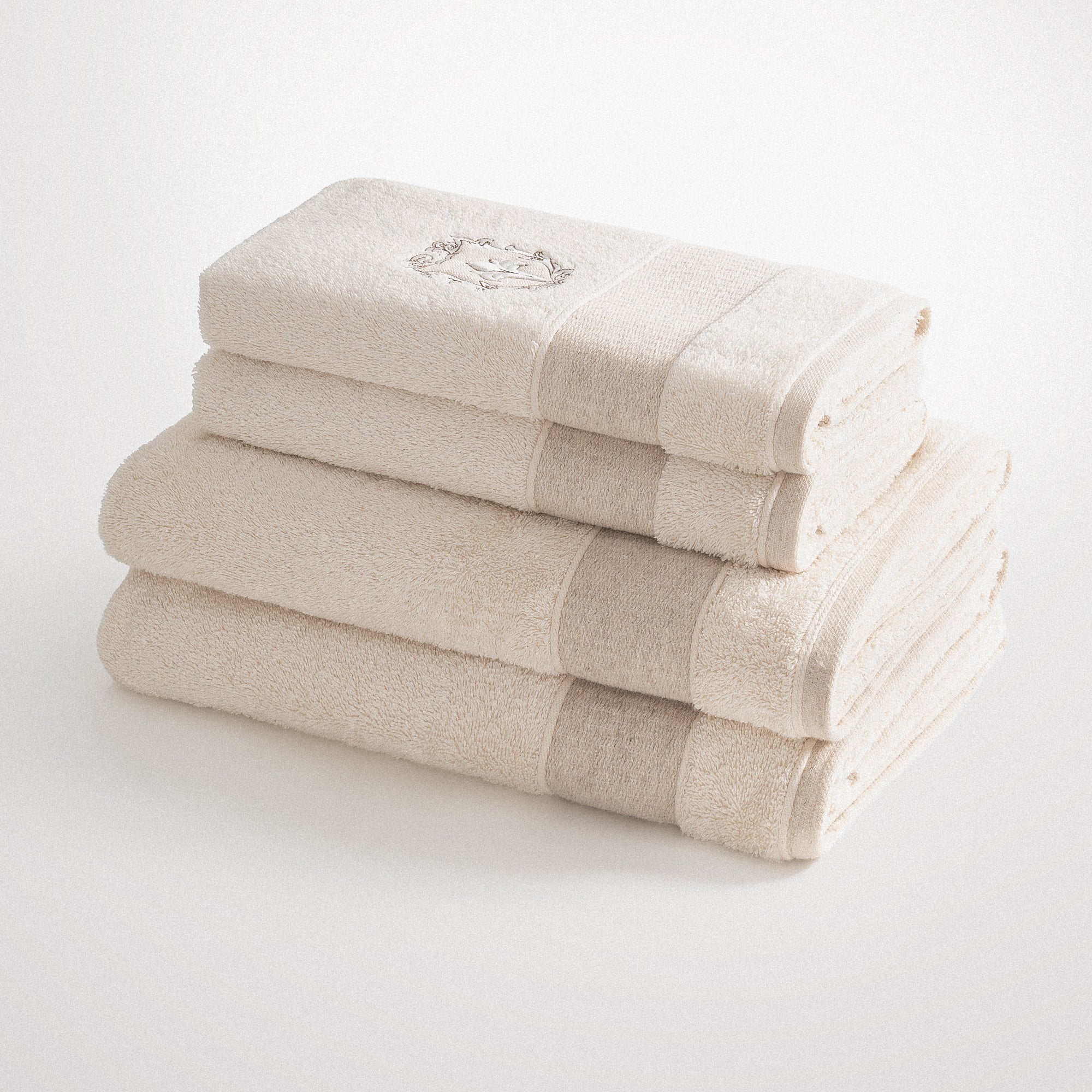 Leyna Organic Turkish Cotton Men's Towel Set of 4