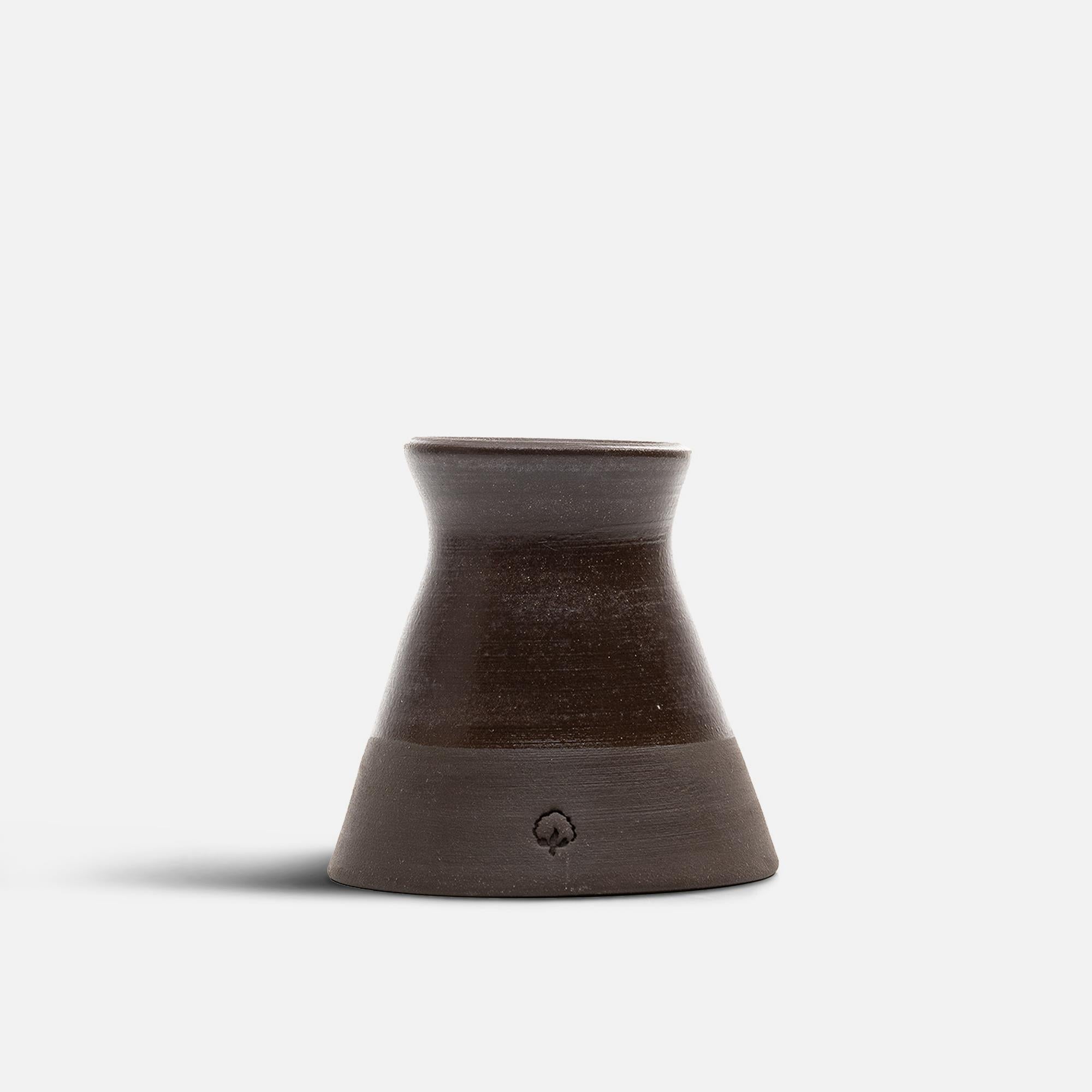 Sakura %100 %Handmade Textured Vase Small Size Brown